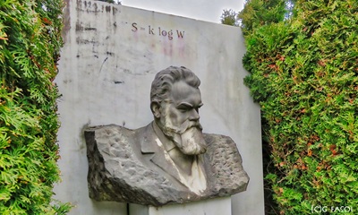 Ludwig Boltzmann statue