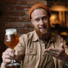 Beer admirer